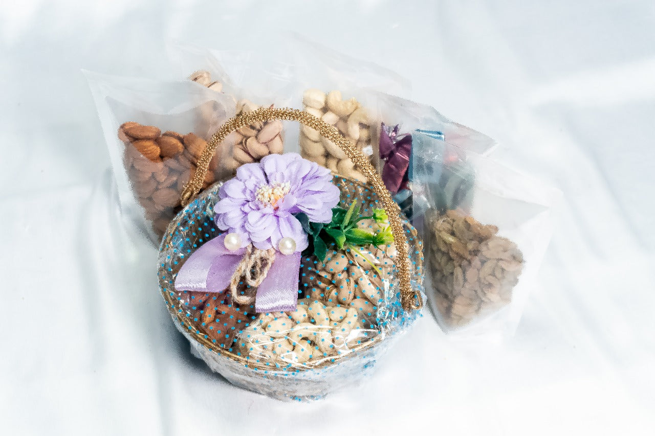 𝐇𝐚𝐯𝐞𝐧𝐮𝐭𝐬 𝐑𝐨𝐲𝐚𝐥 𝐓𝐫𝐞𝐚𝐬𝐮𝐫𝐞 – 𝐄𝐱𝐪𝐮𝐢𝐬𝐢𝐭𝐞 𝐃𝐫𝐲 𝐅𝐫𝐮𝐢𝐭 & 𝐂𝐡𝐨𝐜𝐨𝐥𝐚𝐭𝐞 𝐆𝐢𝐟𝐭 𝐁𝐚𝐬𝐤𝐞𝐭